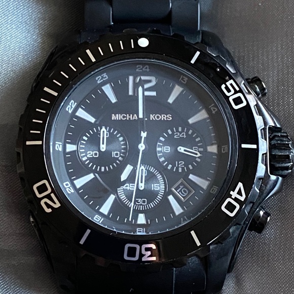 Michael Kors Watch - Picture 6 of 8